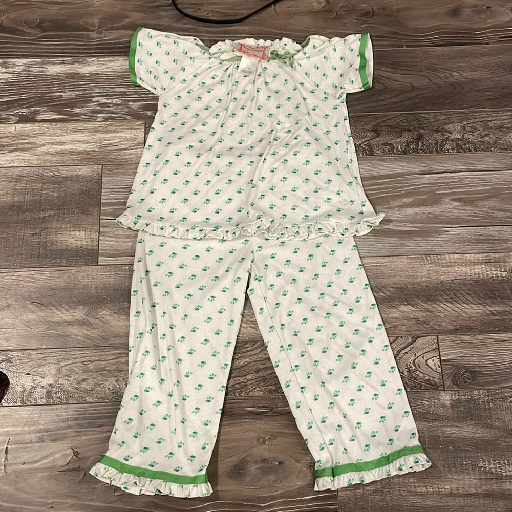 7/8 American girls pajama set. Good condition but definitely worn.